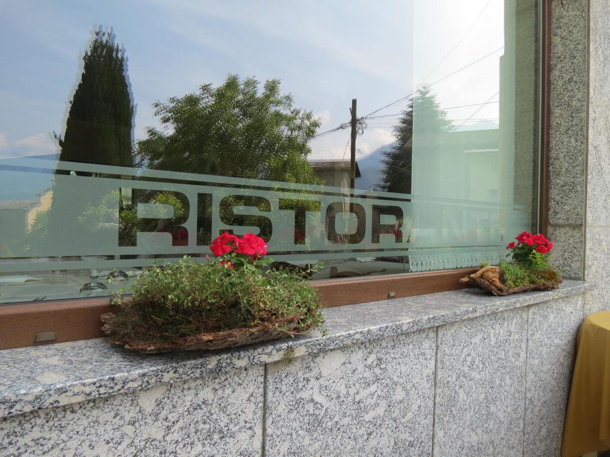 Albergo Ristorante Innocenti Ardenno Eksteriør billede